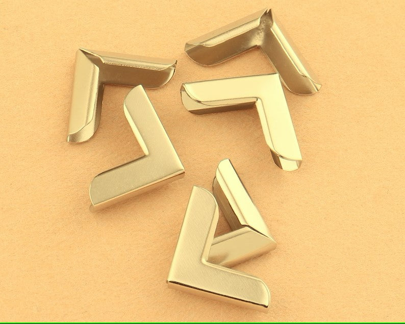 Nimida Metal Book Corner Protector | 20 mm x 20 mm x 5 mm x 5 mm | Metal Albums Scrapbook Book Corners Protectors for DIY Picture Album Menus Memory Book Diary Corner Protecting, Golden Yellow.
