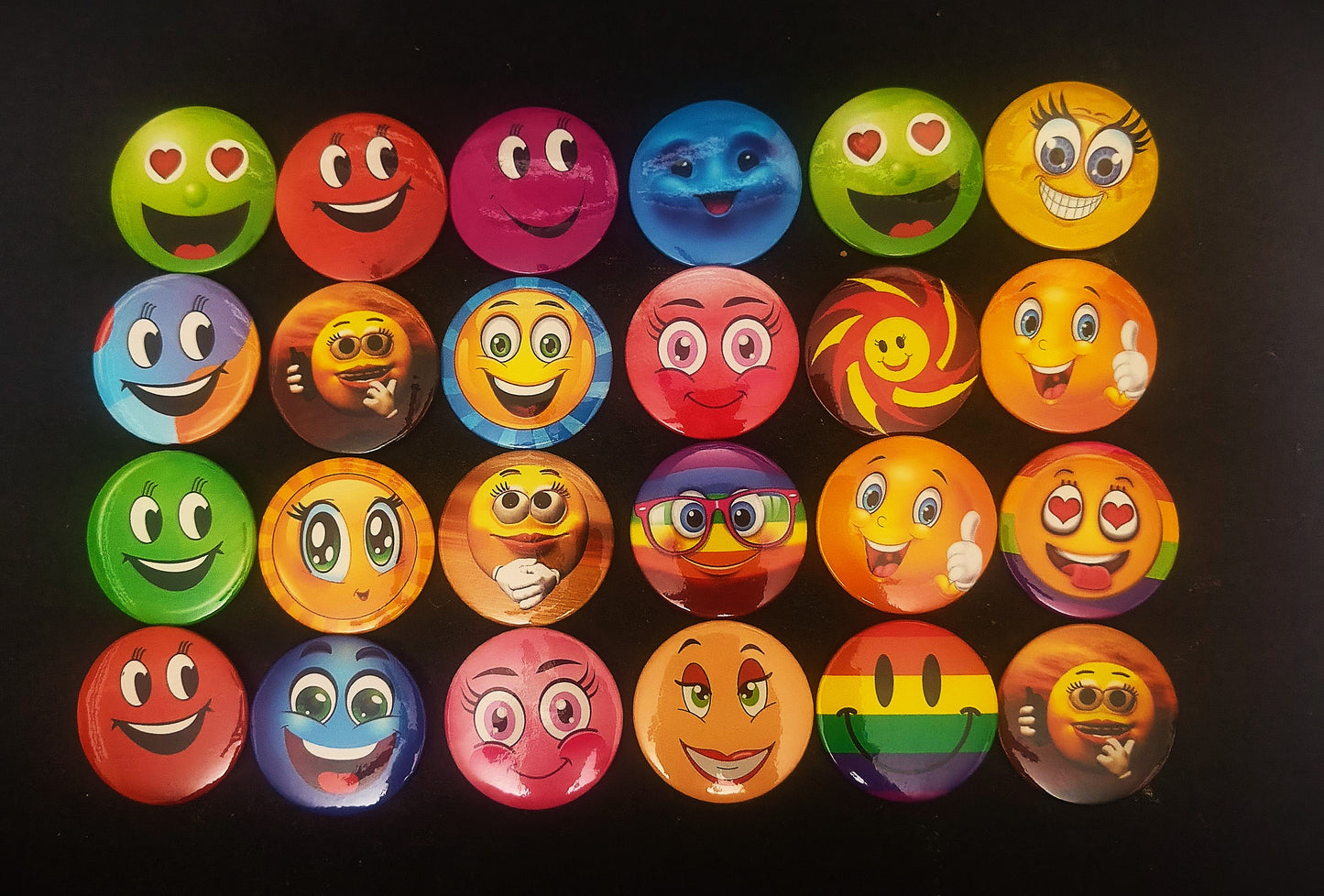Nimida® Smiley Badge Multi Colour Multi Design Emoji Expression Pin Badge Gang Brooch | Party Favour | Return gift | Pack of 30 | Large size 4.5 cm